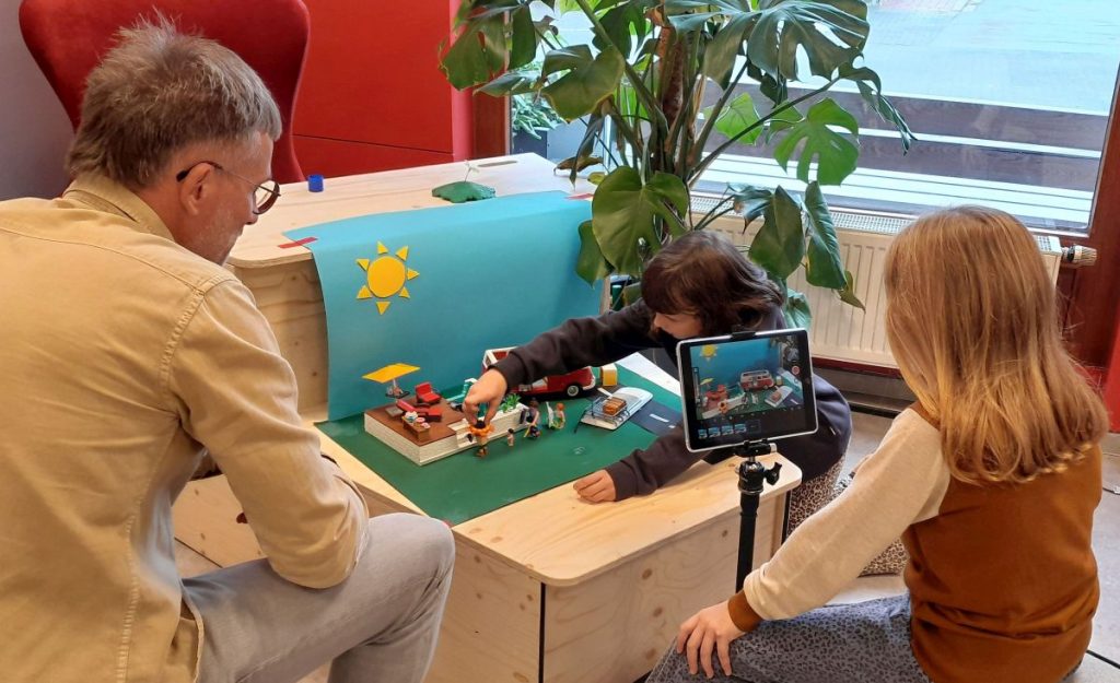 Digitales Labor fuer Familien web